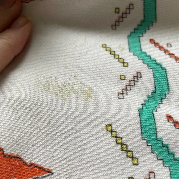 Vintage Allen Solly 1980s faux cross-stitch bunny and cat sweatshirt - Picture 4 of 7